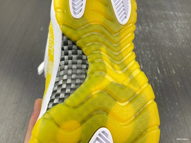 Reps TBK WMNS Yellow Low Snakeskin Air AH7860-107 Jordan 11 0719